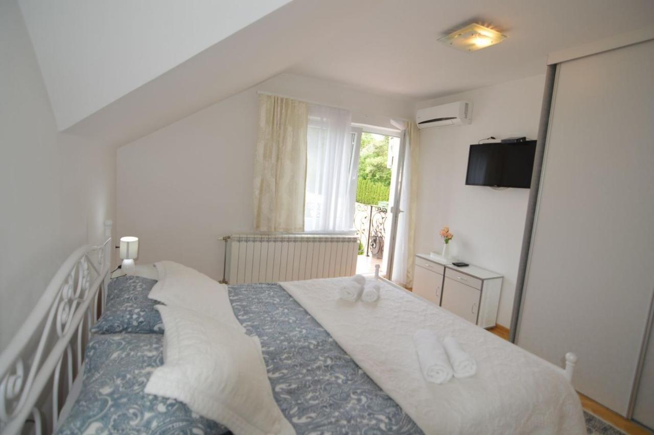 Suncani Breg Apartments Vrdnik Eksteriør billede